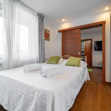 5* House With View. 4 Parking Places Villa