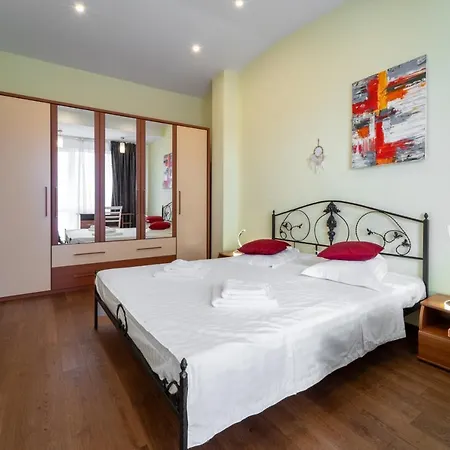 5* House With View. 4 Parking Places Villa